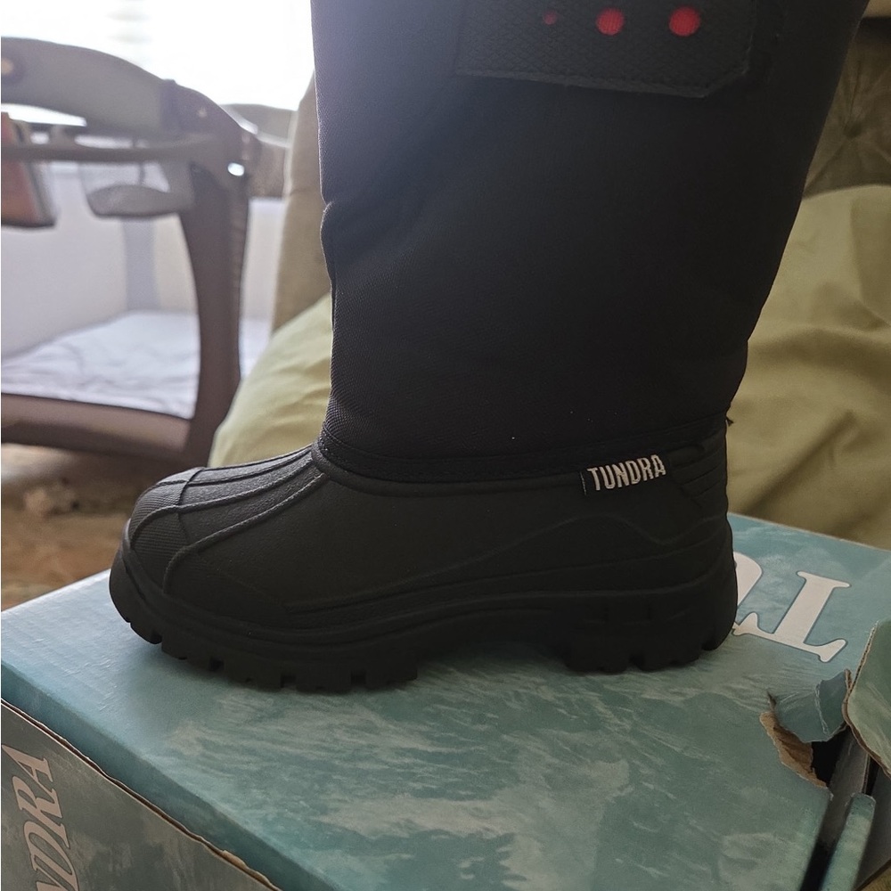 Tundra Black Insulated Boots